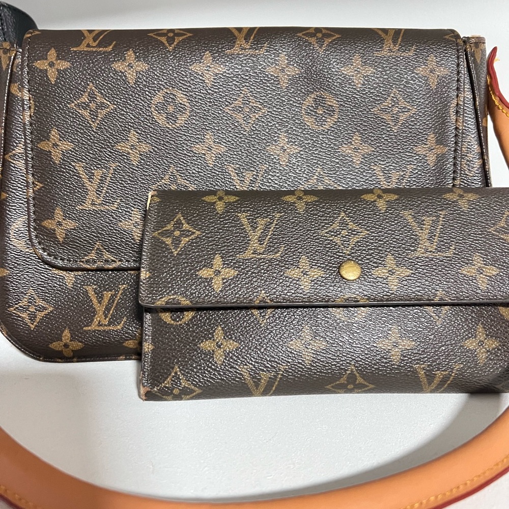 Louis Vuitton Tri Fold Wallet - Picture 6 of 11